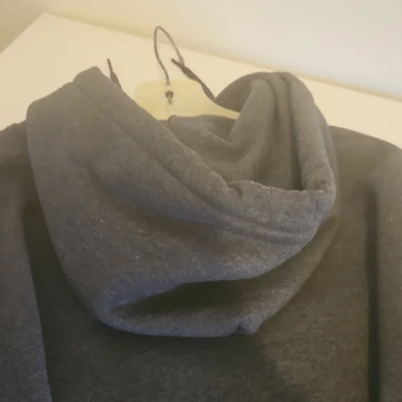 Cabela's Charcoal Hoodie Unisex Large Sweatshrt. Great Condition. - Picture 3 of 4